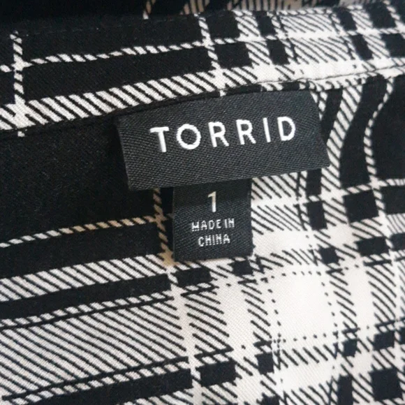 Torrid Black And White Plaid Challis Shirtdress - Picture 12 of 15